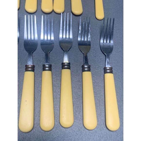 Vintage Gibson Yellow Handle Silverware Set 12-Piece Stainless Steel Flatware - Picture 8 of 15